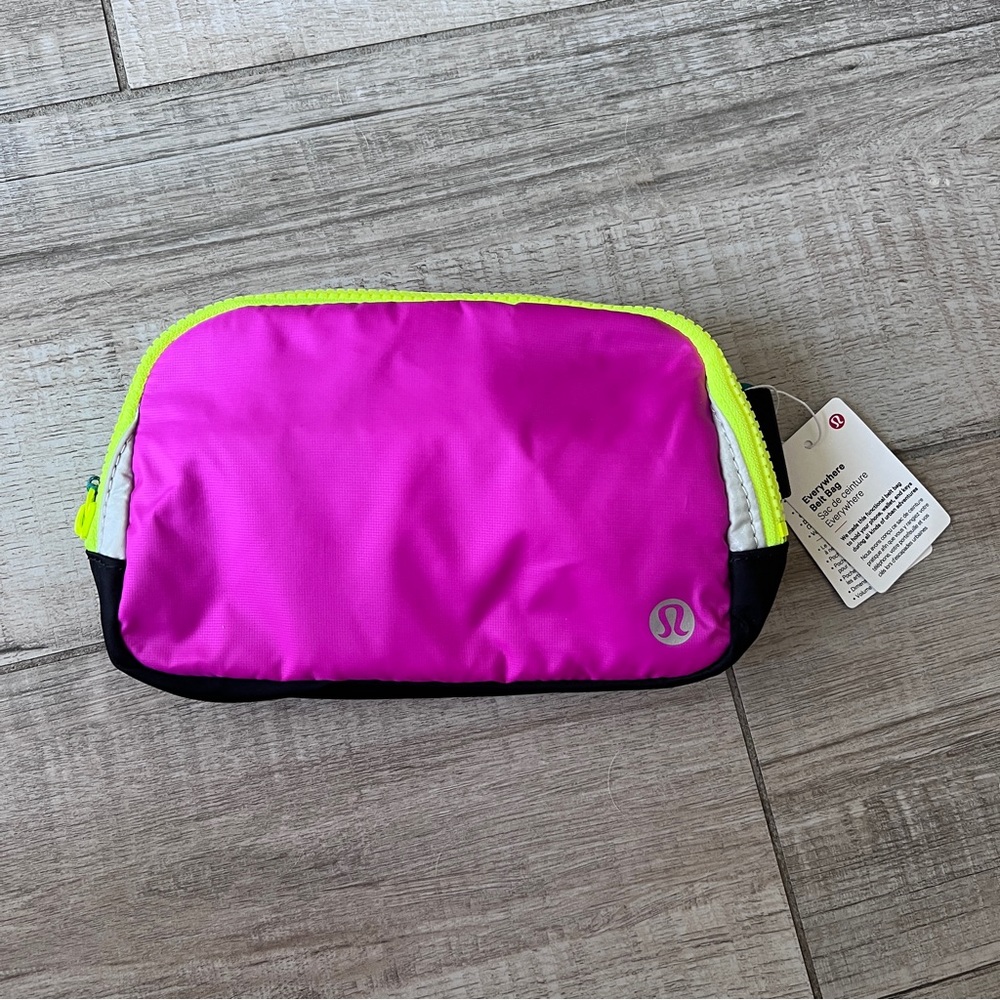 NWT lululemon Everywhere Belt Bag